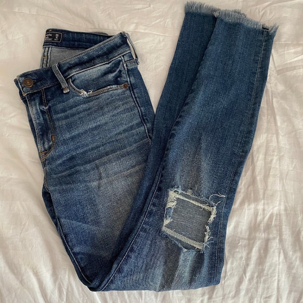 Ripped Knee Frayed Hem Abercrombie Skinny Jeans